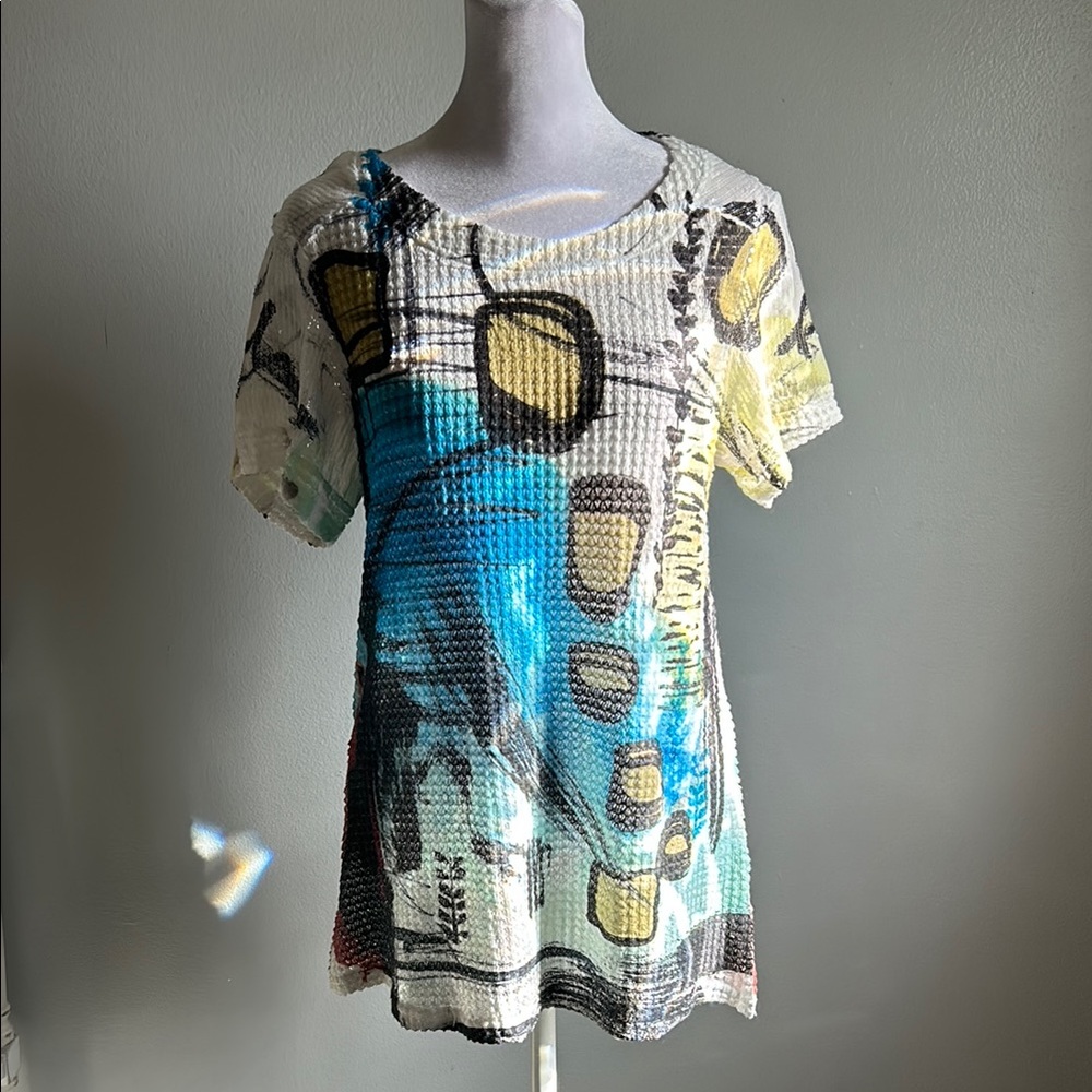 [TOP LINGE] Abstract Print Textured Women's Top - Size Medium